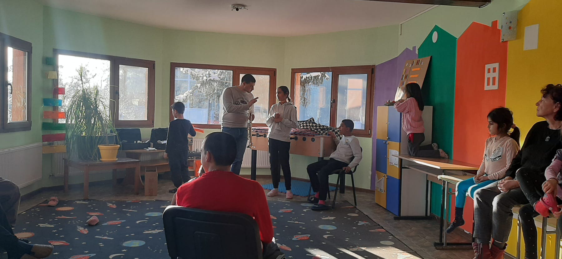 Educational Programs - Students in tutoring session